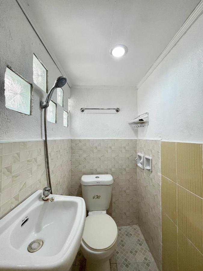 Oyo 899 Merie Diz Sunrise Beach Resort 오슬롭 외부 사진